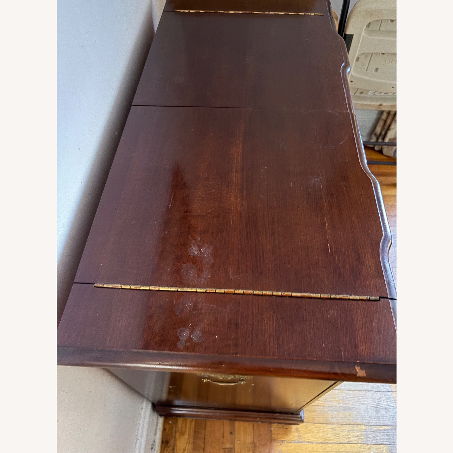 Vintage/Antique Dark Brown Sideboard - image-3