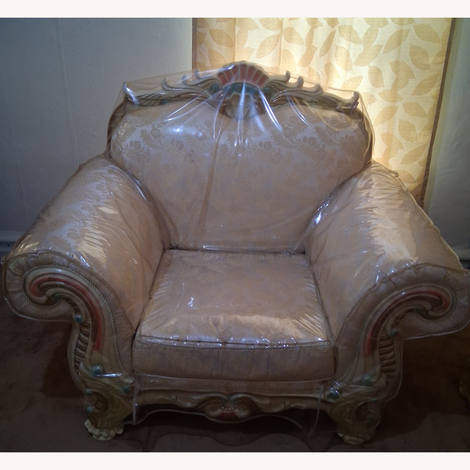 Vintage/Antique Royal Armchair - image-2