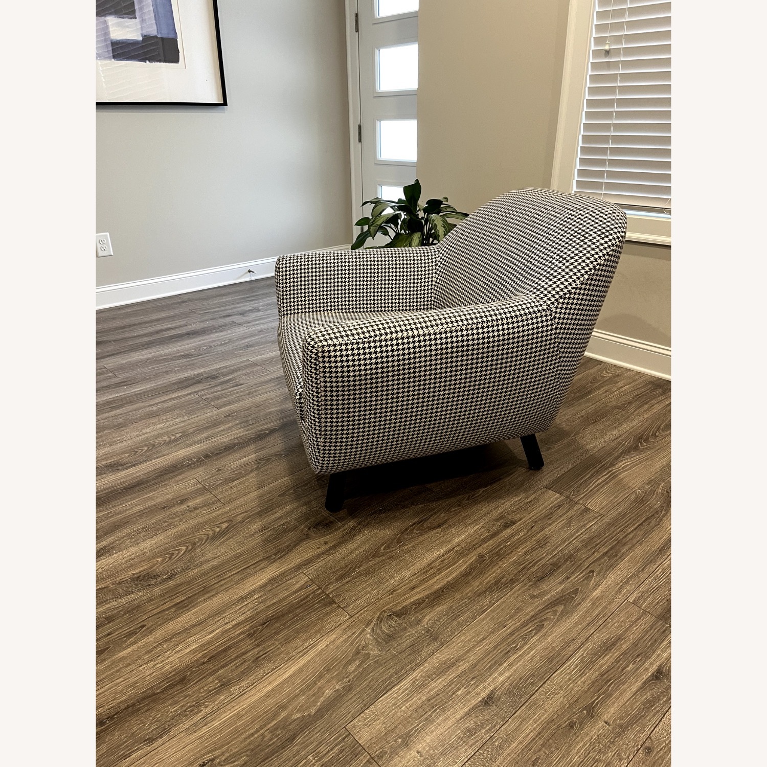 Gabriola 34" Lounge Chair B&W Houndstooth Pattern - image-3