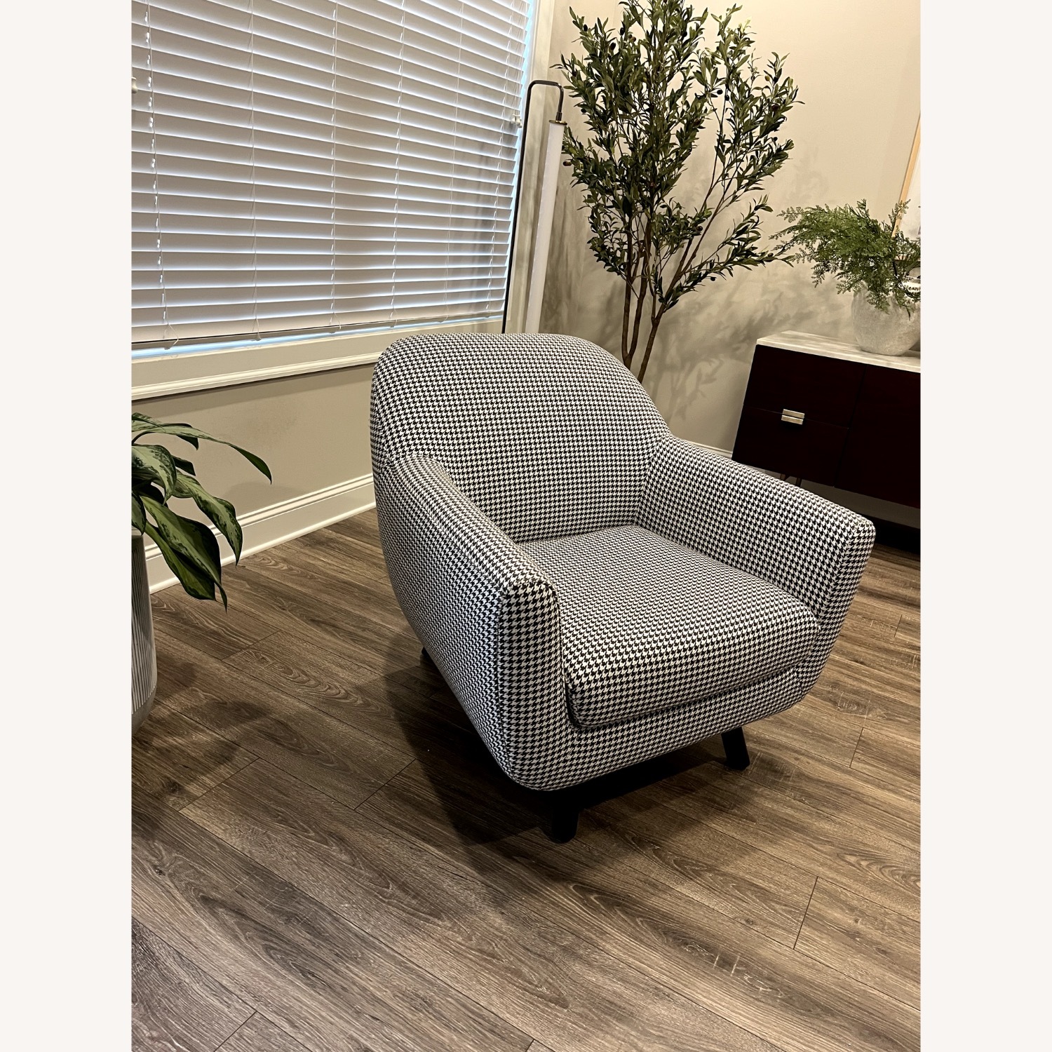 Gabriola 34" Lounge Chair B&W Houndstooth Pattern - image-2