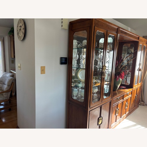 Used Thomasville Furniture Industries Dining Set for sale on AptDeco