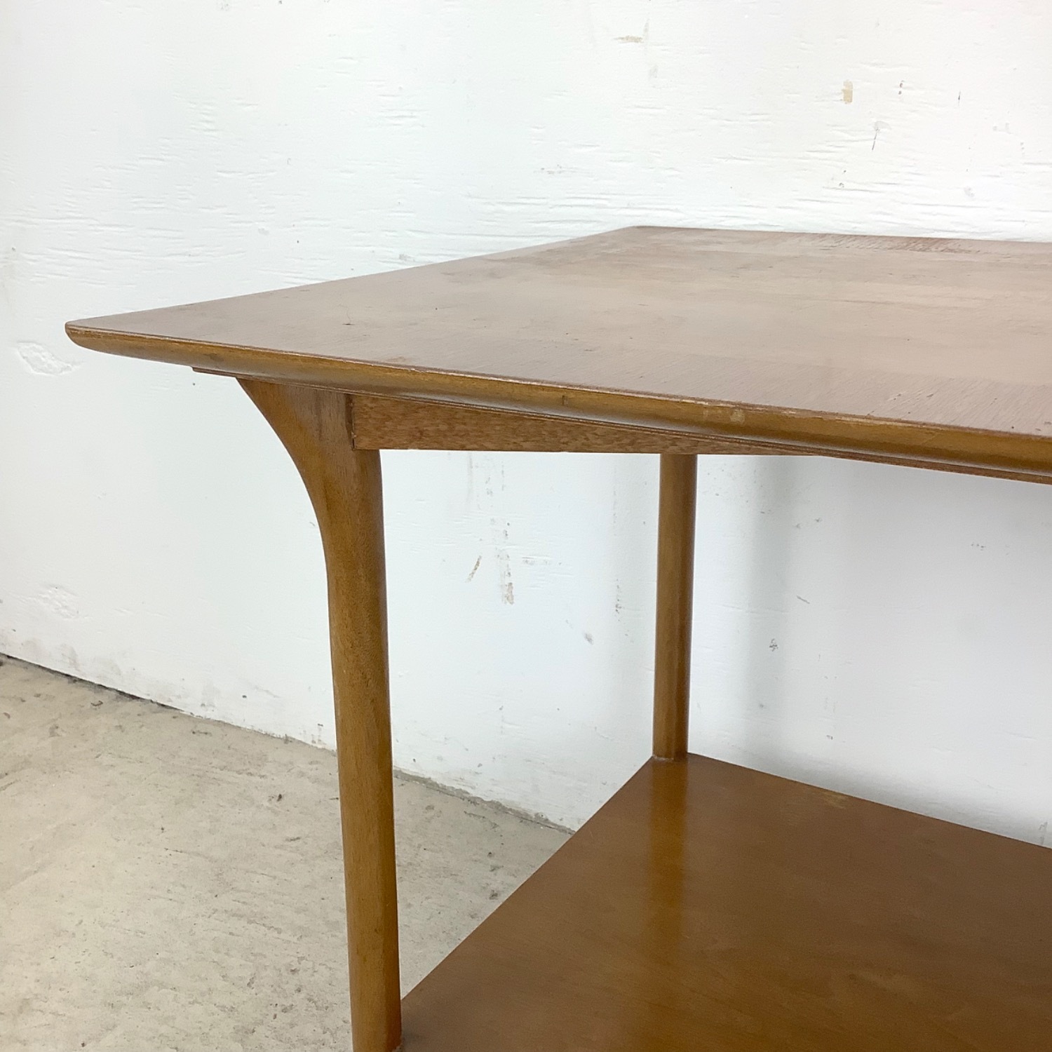 Mid-Century Table attr. TH. Robsjohn -Gibbings - image-10