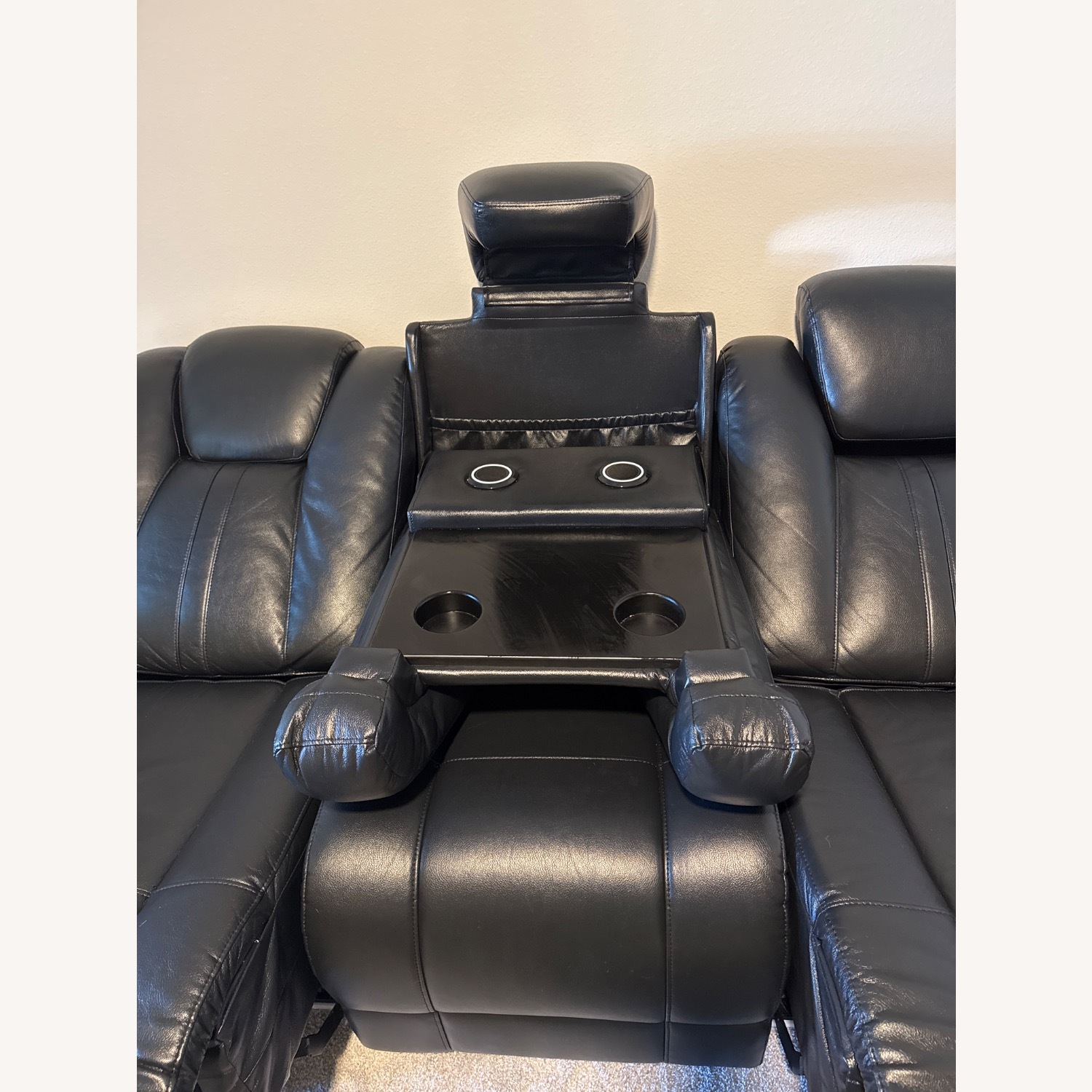 Rooms To Go Kingvale Black Leather Recliner - image-4