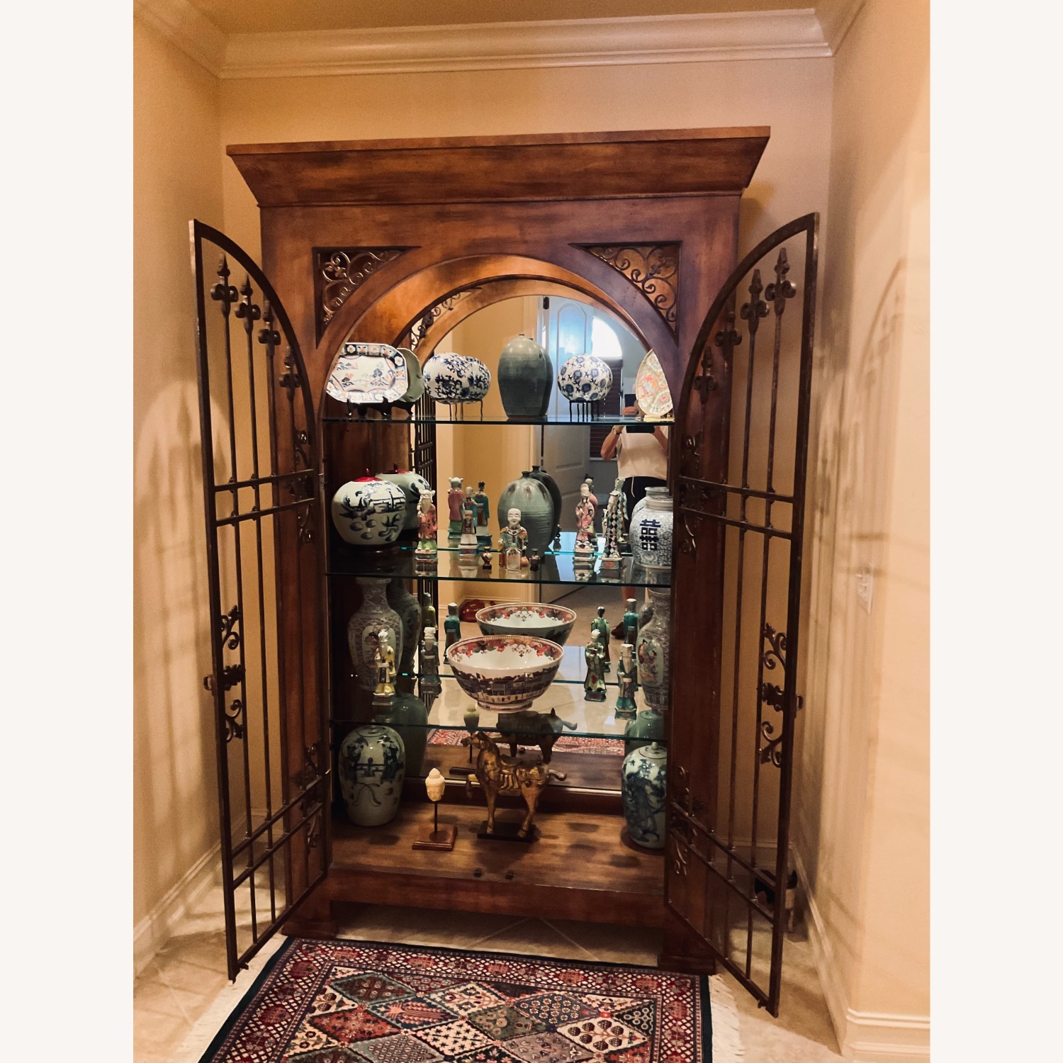  Armoire/Display Case - image-1