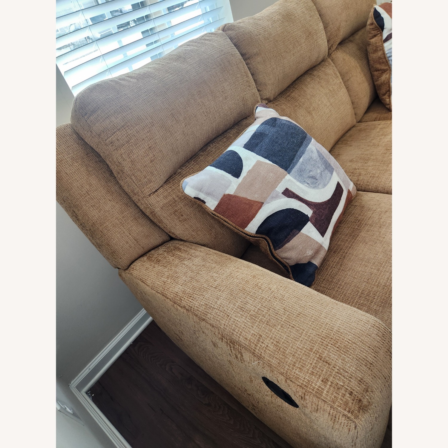 Kanlow Reclining Fabric Sofa - image-3