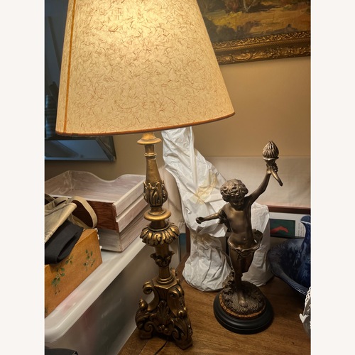 Used Vintage/Antique Finds White Ceramic Table Lamp for sale on AptDeco