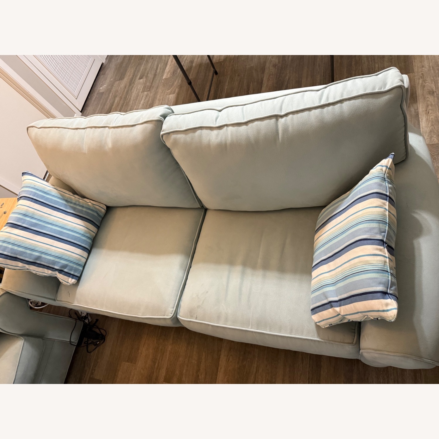 Love Sofa With Pullout Bed  - image-3