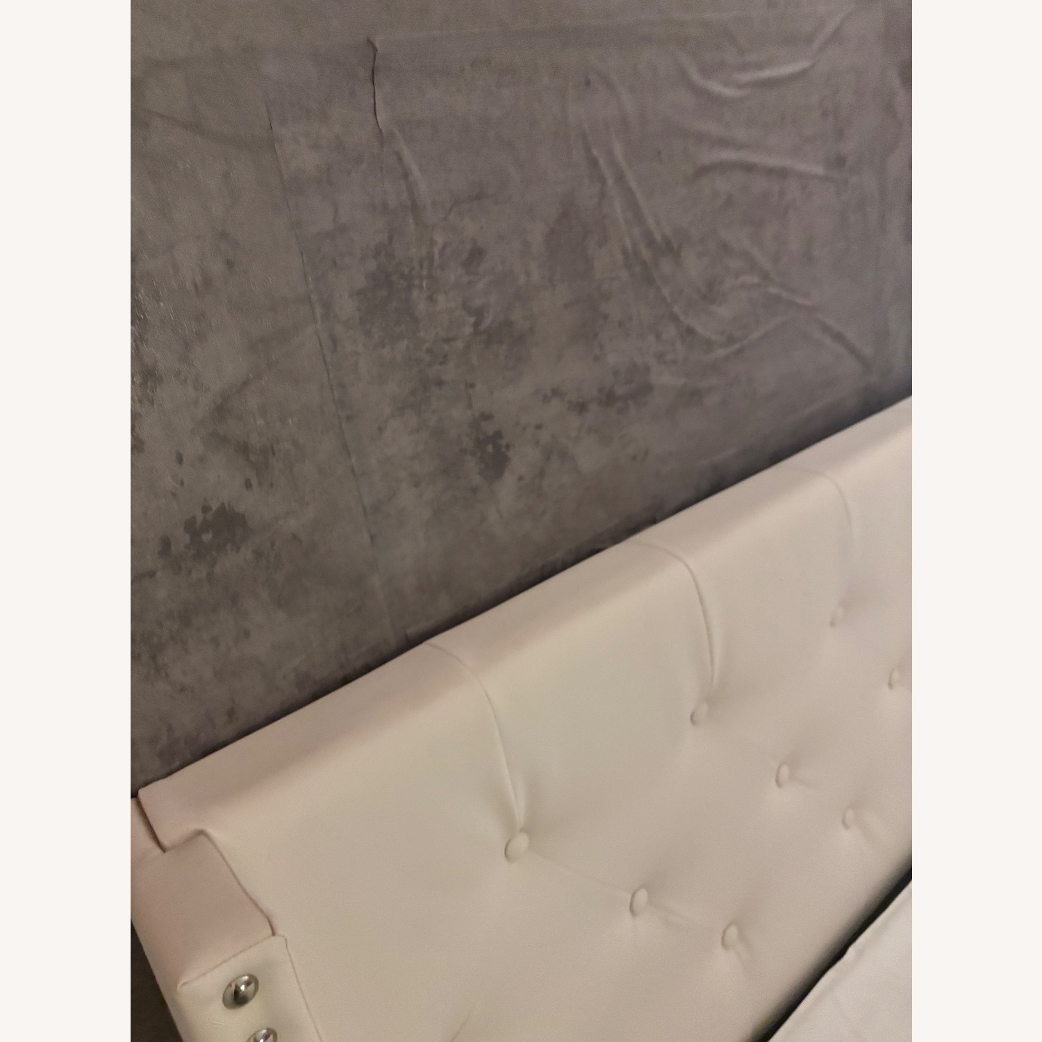 eWay Furniture White Leather Full Bed - image-6