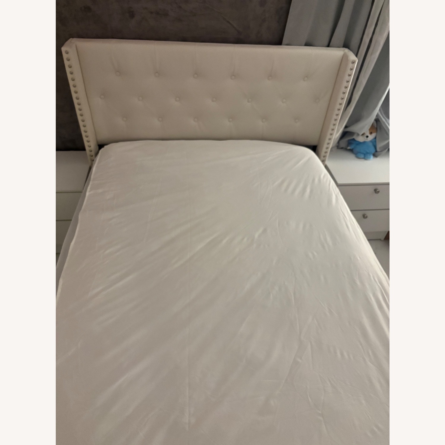 eWay Furniture White Leather Full Bed - image-3