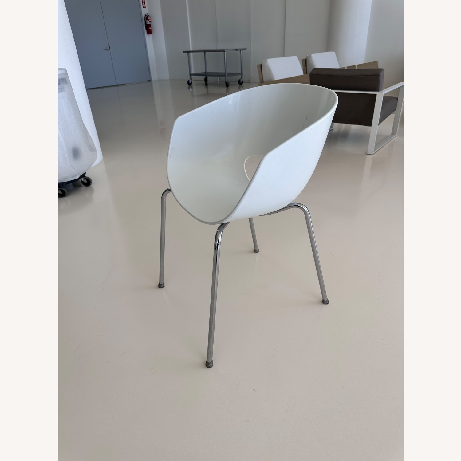 Vintage White Chair Sintesi Orbit Large 1960’s  - image-3