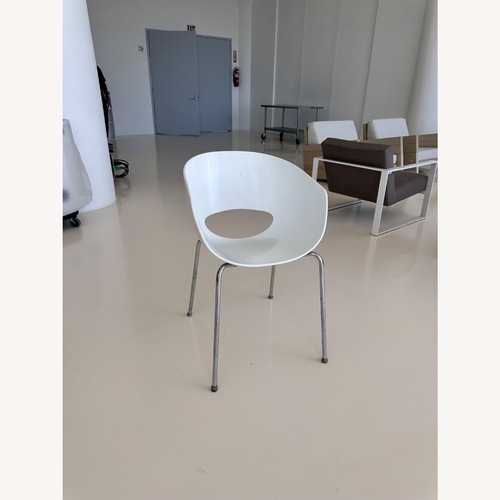 Used Vintage White Chair Sintesi Orbit Large 1960’s  for sale on AptDeco