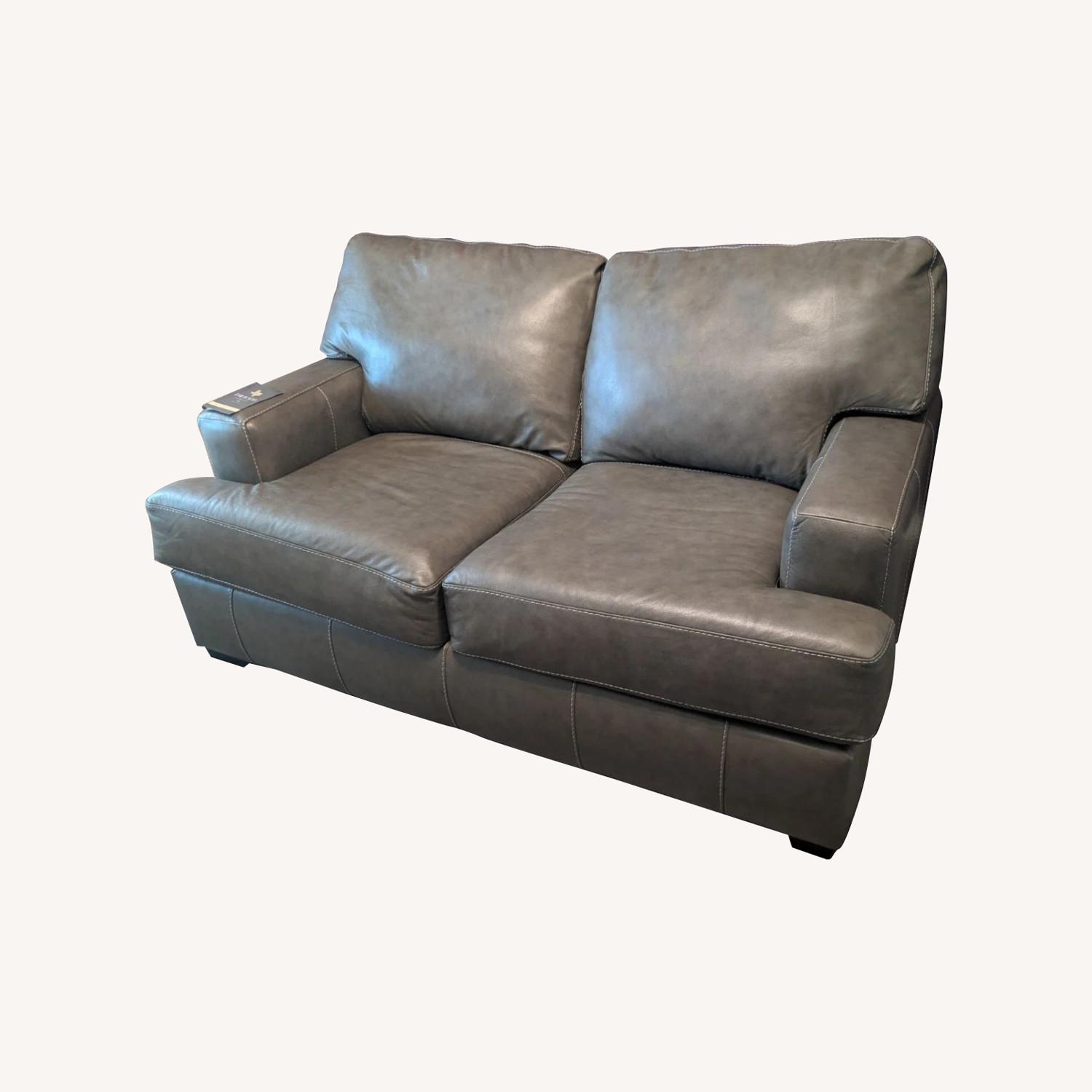 Dallas Sofa Company Gray Leather Loveseat - image-0