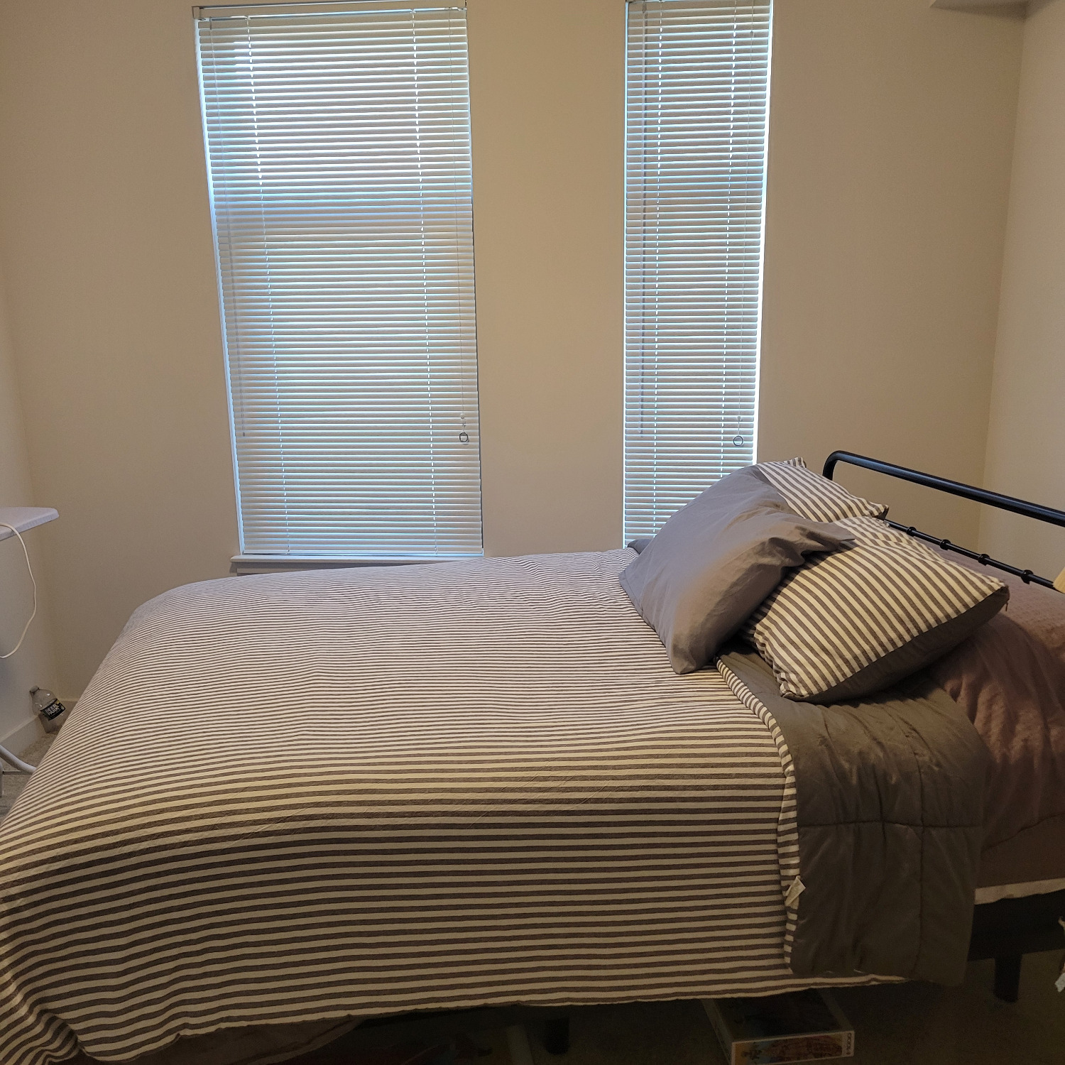 Black Queen Bed - image-3