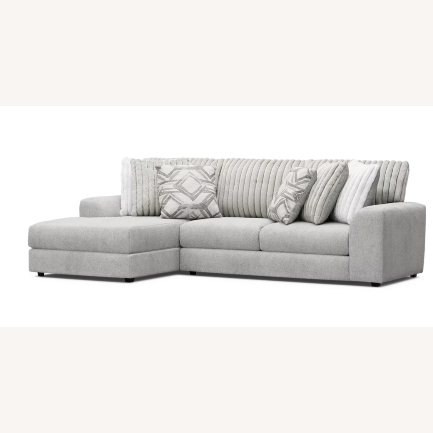 Rooms To Go Light Gray 2 Piece Sectional - image-4