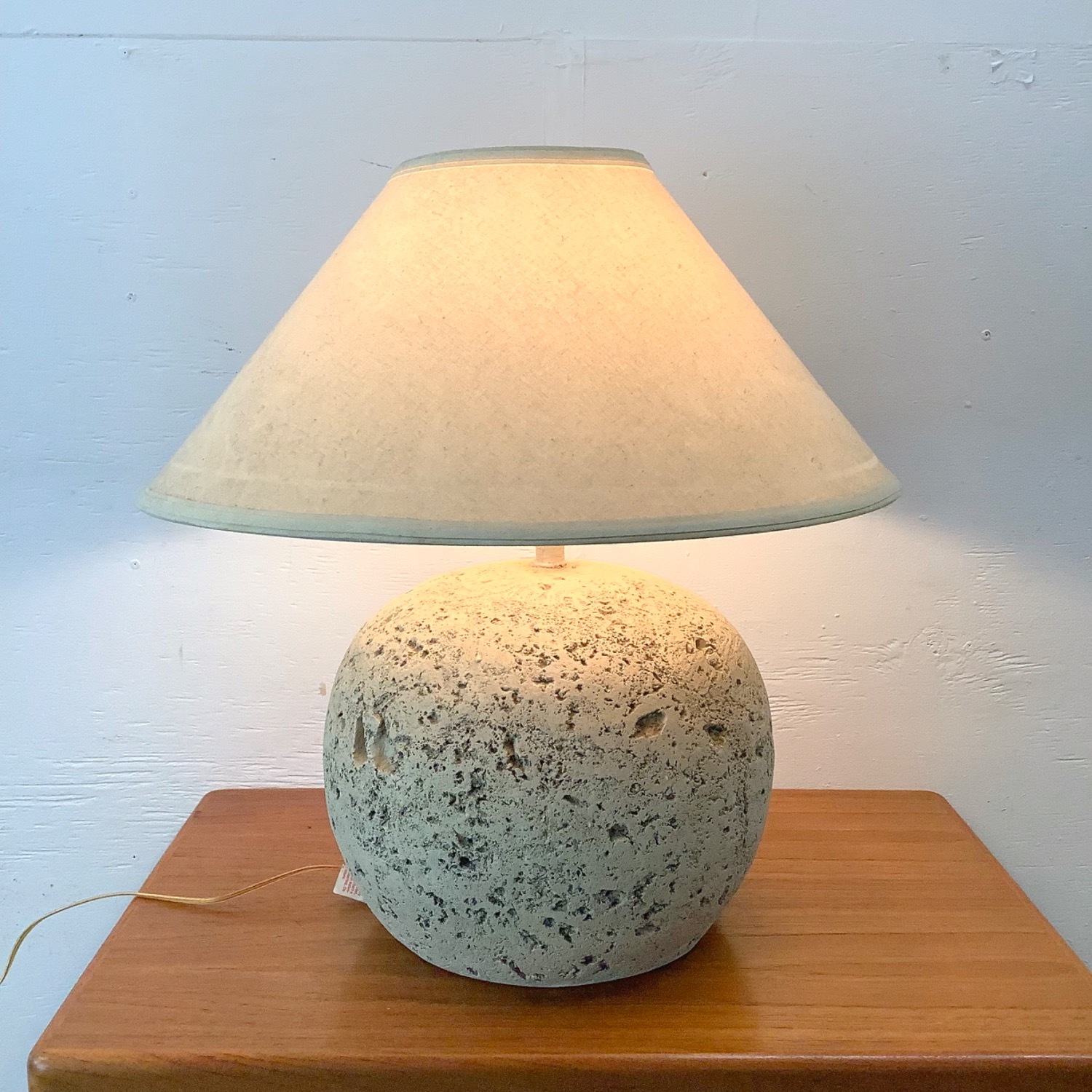 Postmodern Coral Stone Orb Lamp - image-8