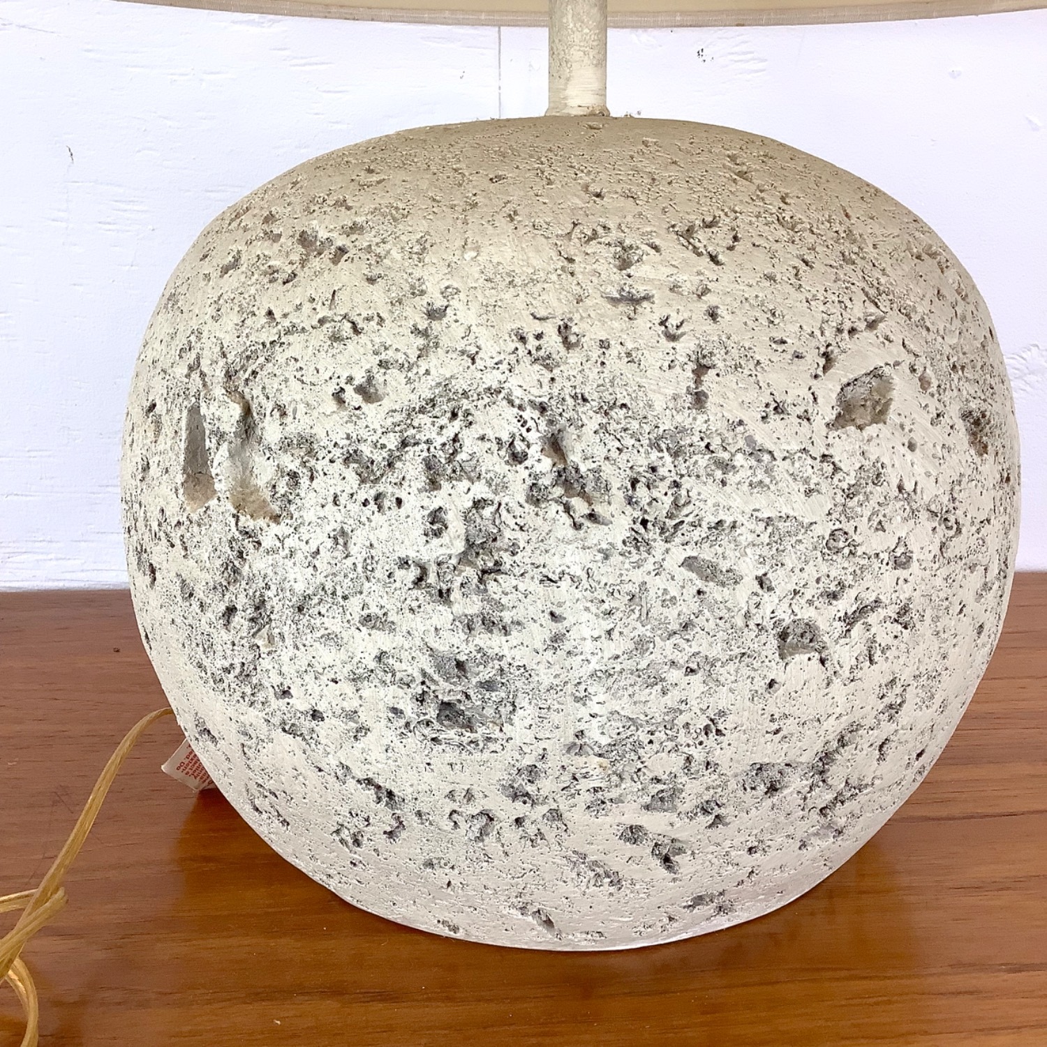 Postmodern Coral Stone Orb Lamp - image-9