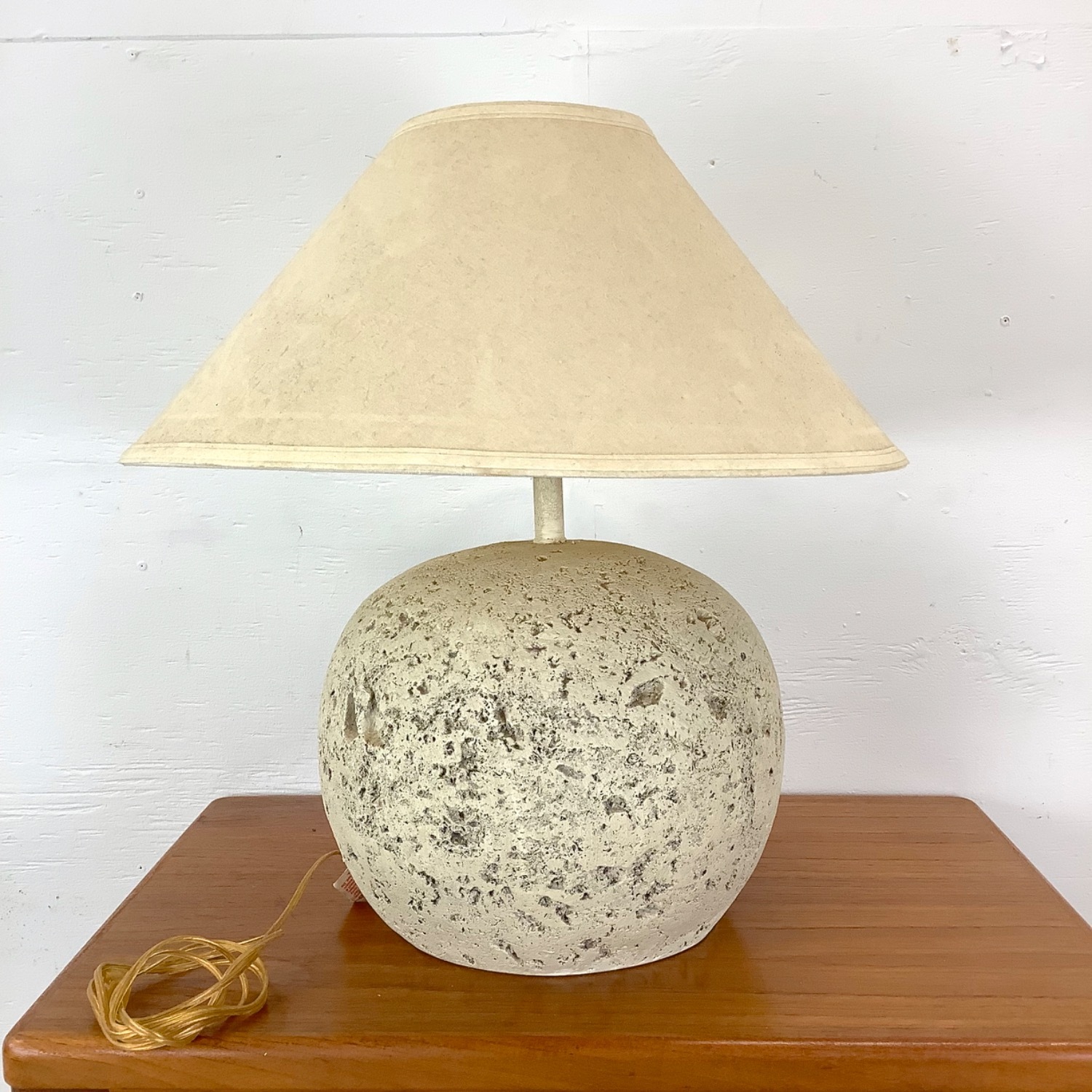 Postmodern Coral Stone Orb Lamp - image-6