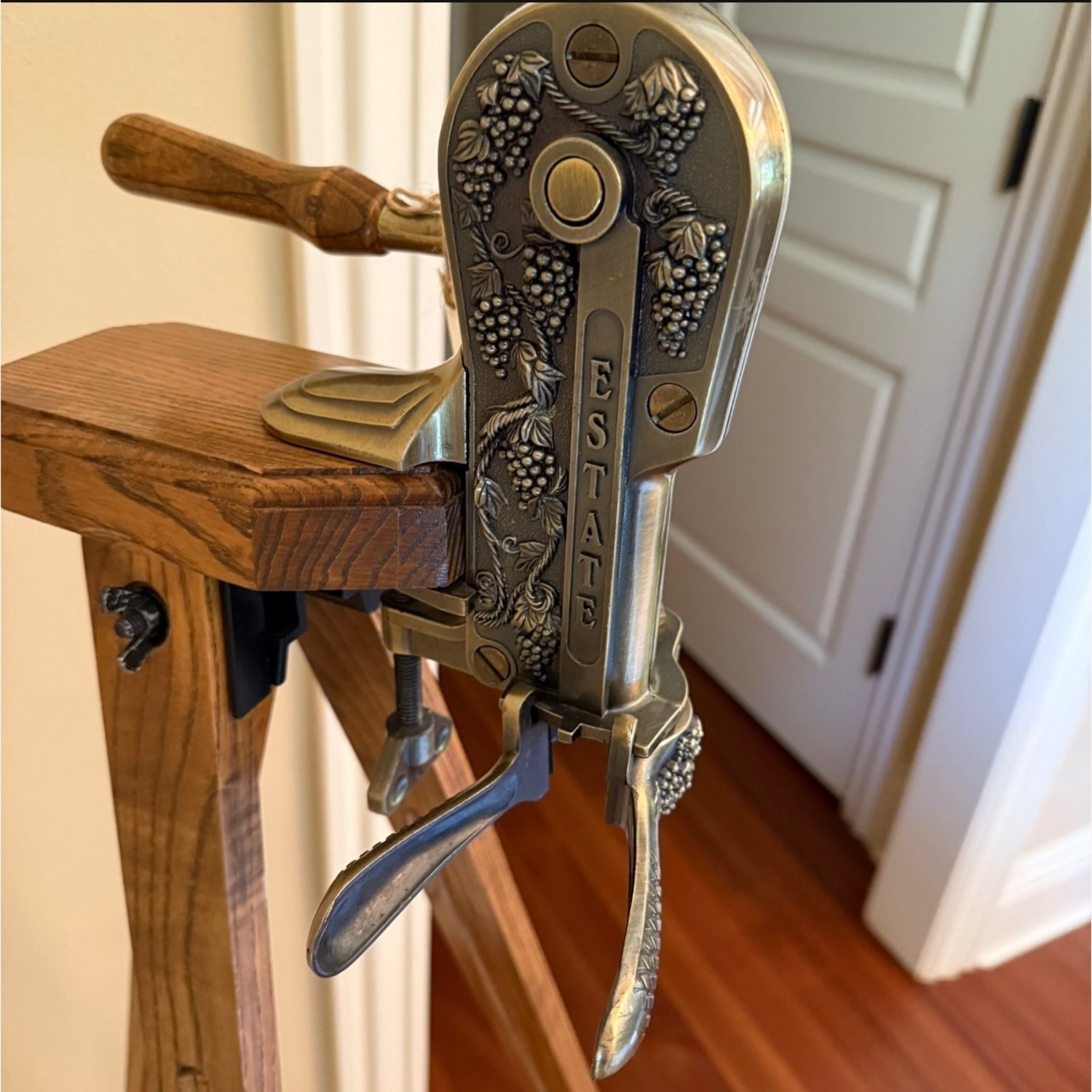 Vintage/Antique Dark Brown Wood Décor - image-4