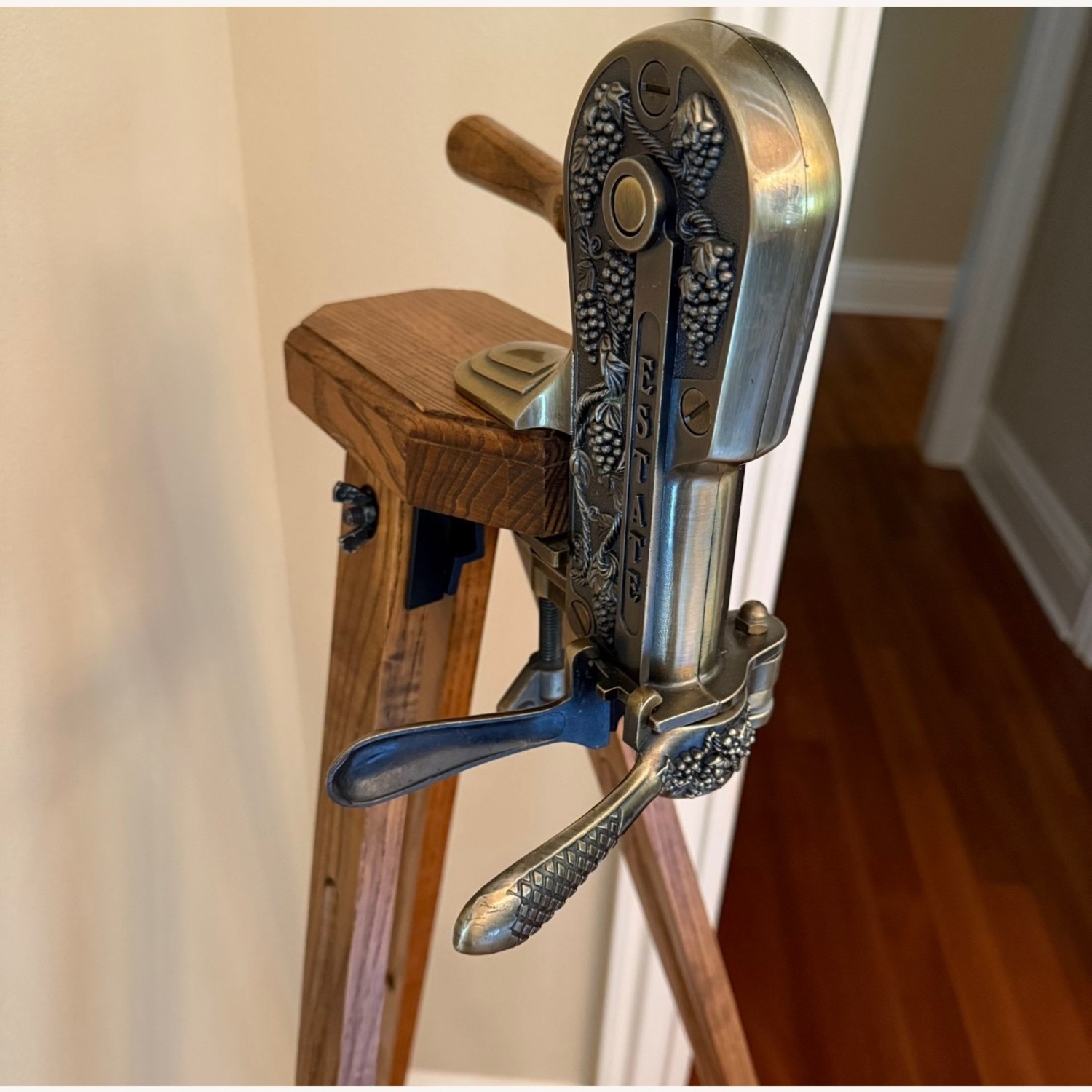 Vintage/Antique Dark Brown Wood Décor - image-3