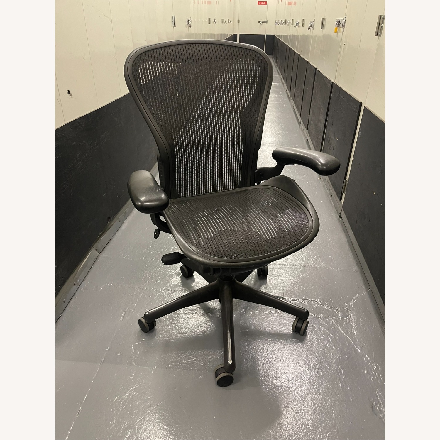 Herman Miller Aeron Office Chair - image-10