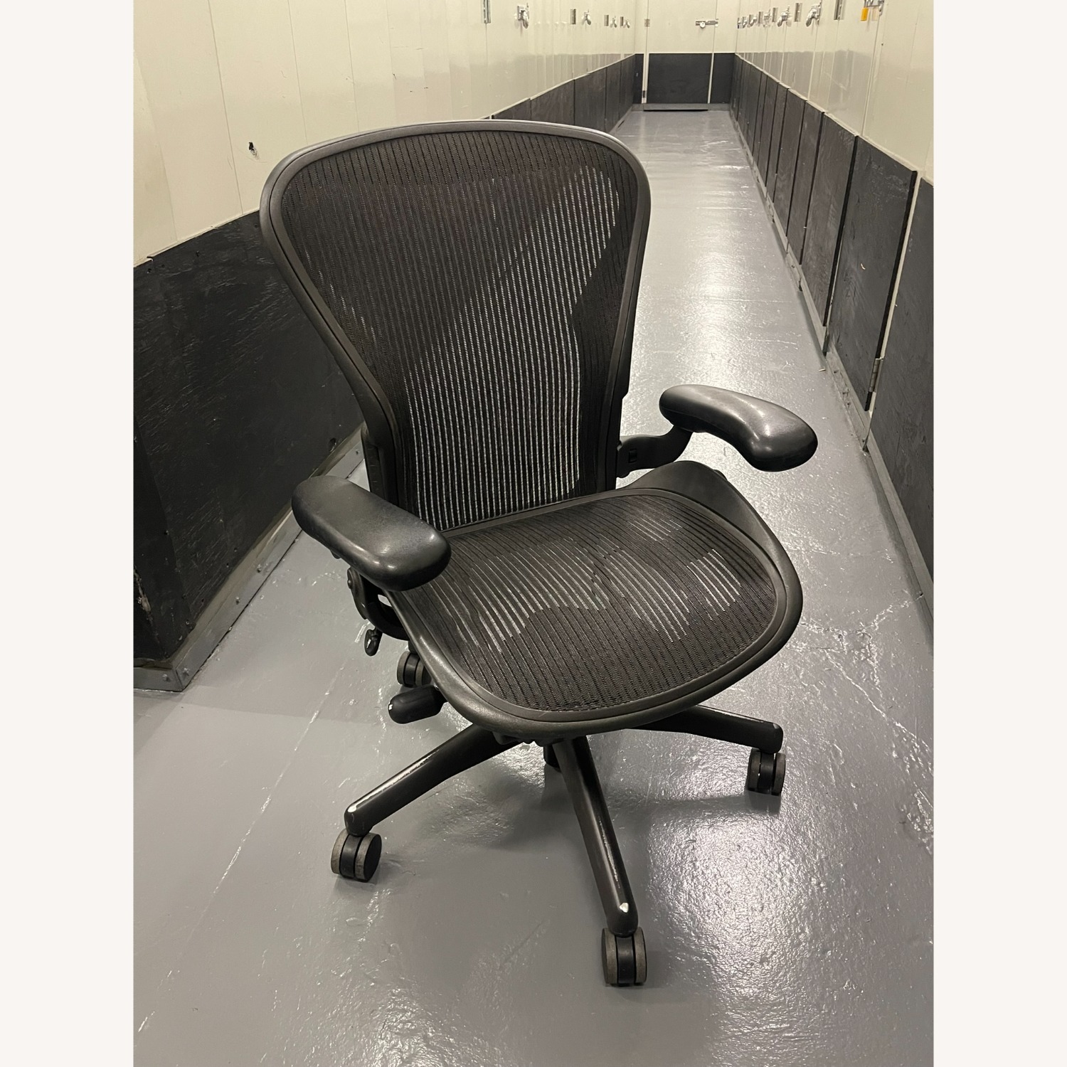 Herman Miller Aeron Office Chair - image-17