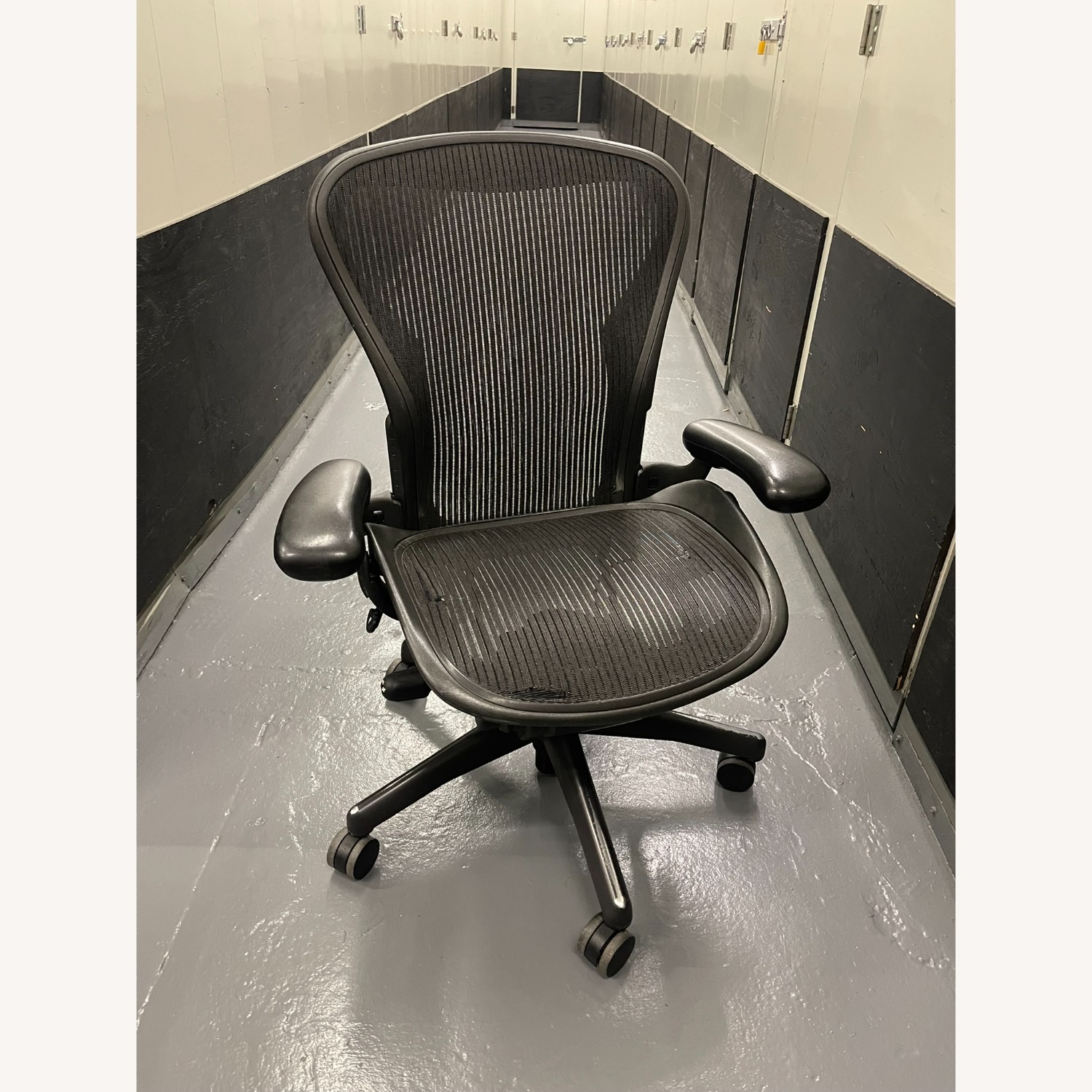 Herman Miller Aeron Office Chair - image-6