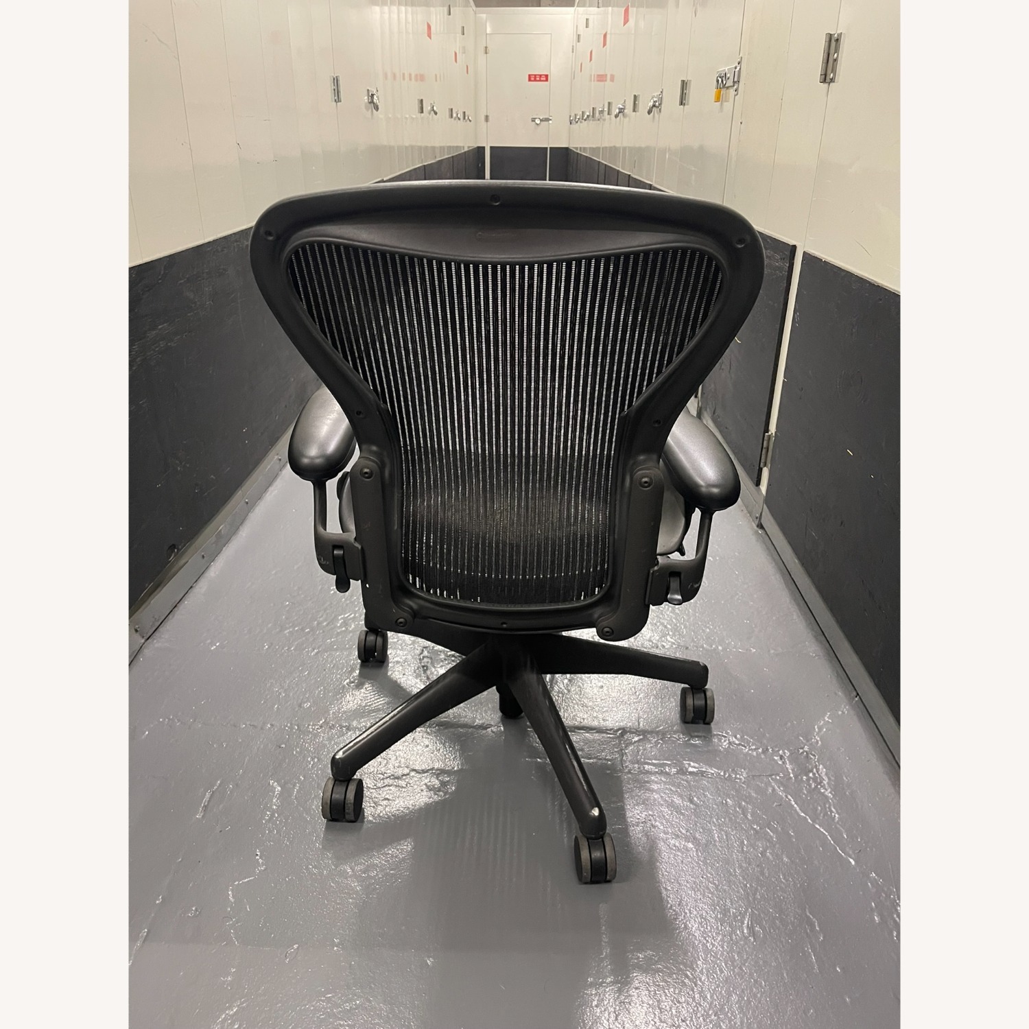 Herman Miller Aeron Office Chair - image-5