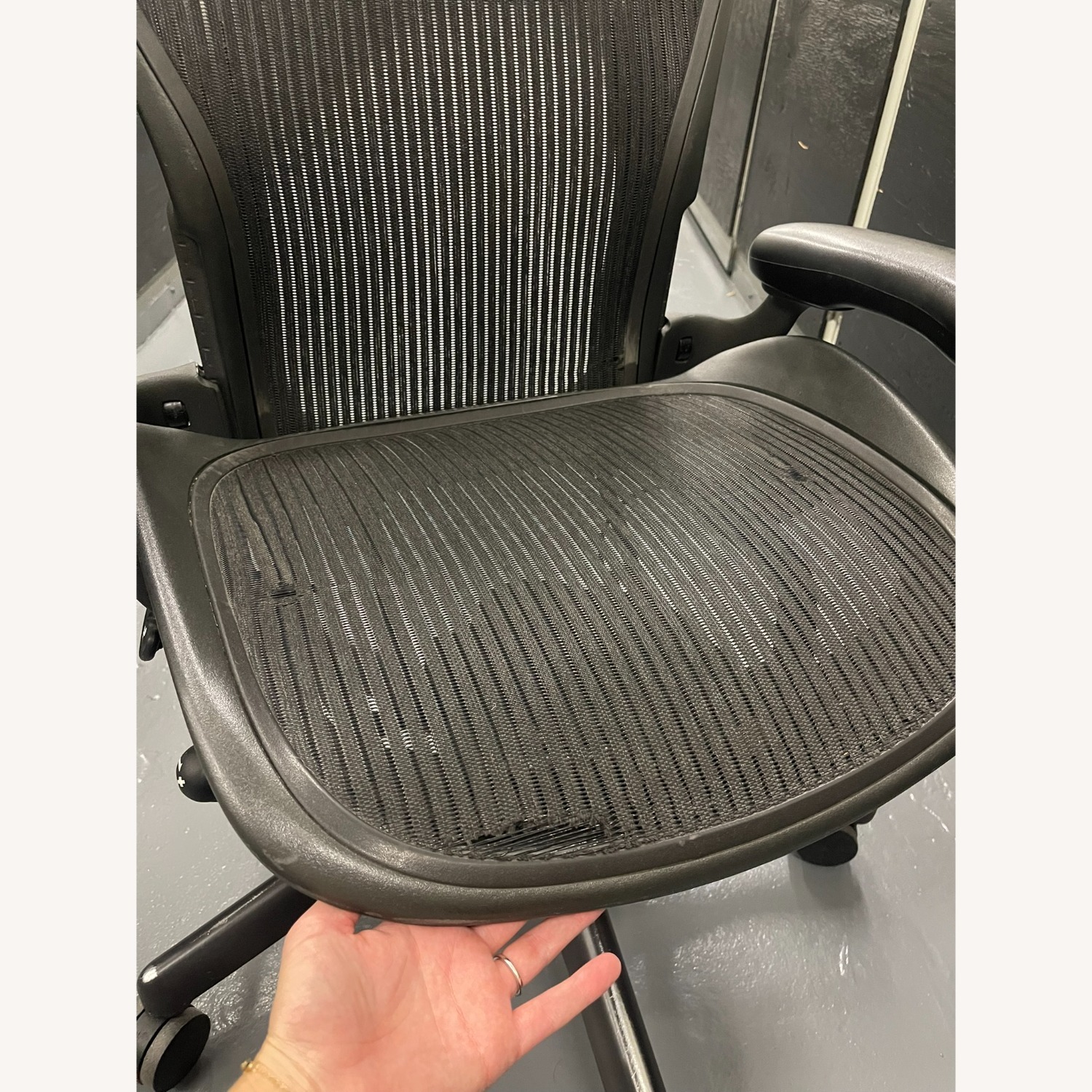 Herman Miller Aeron Office Chair - image-8