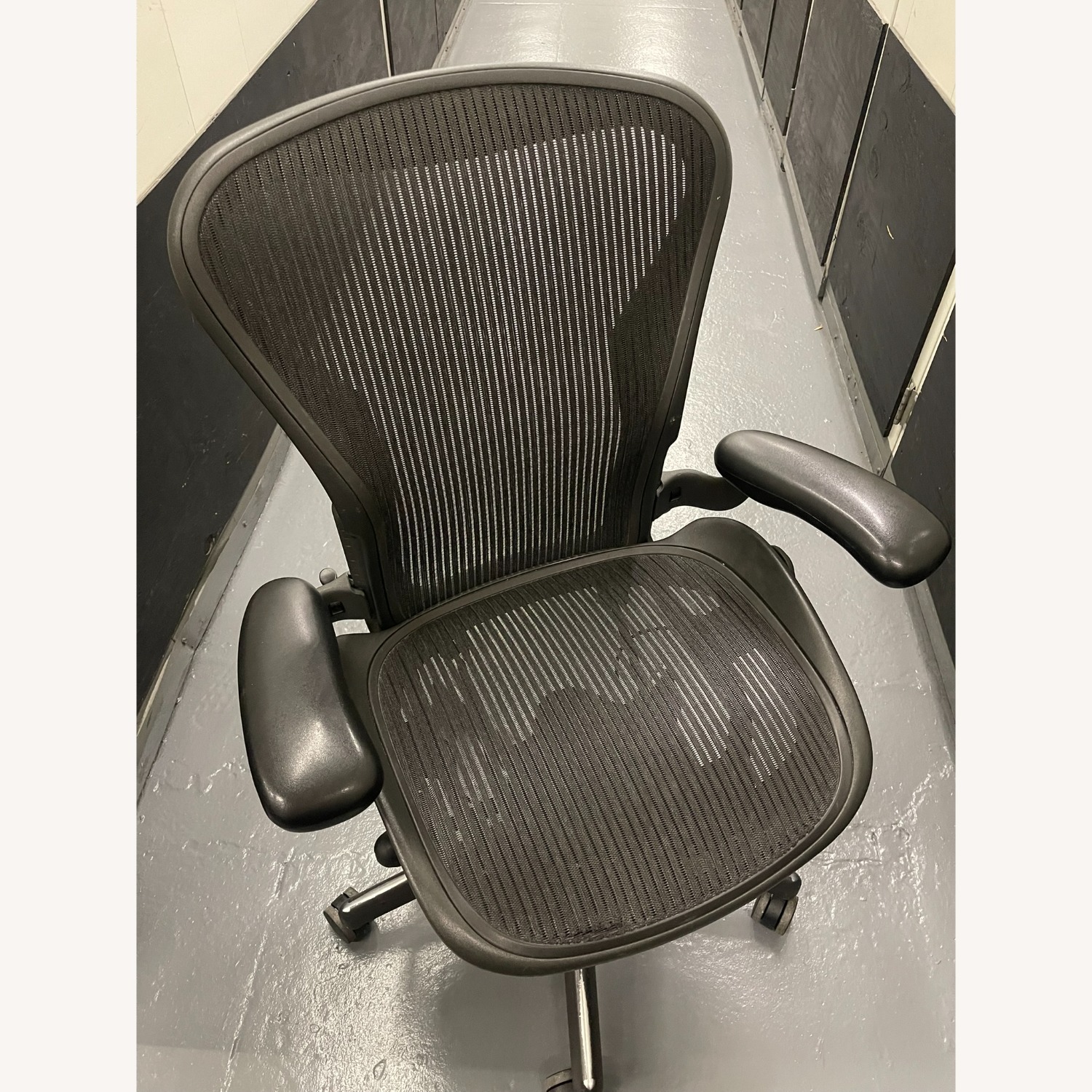 Herman Miller Aeron Office Chair - image-11