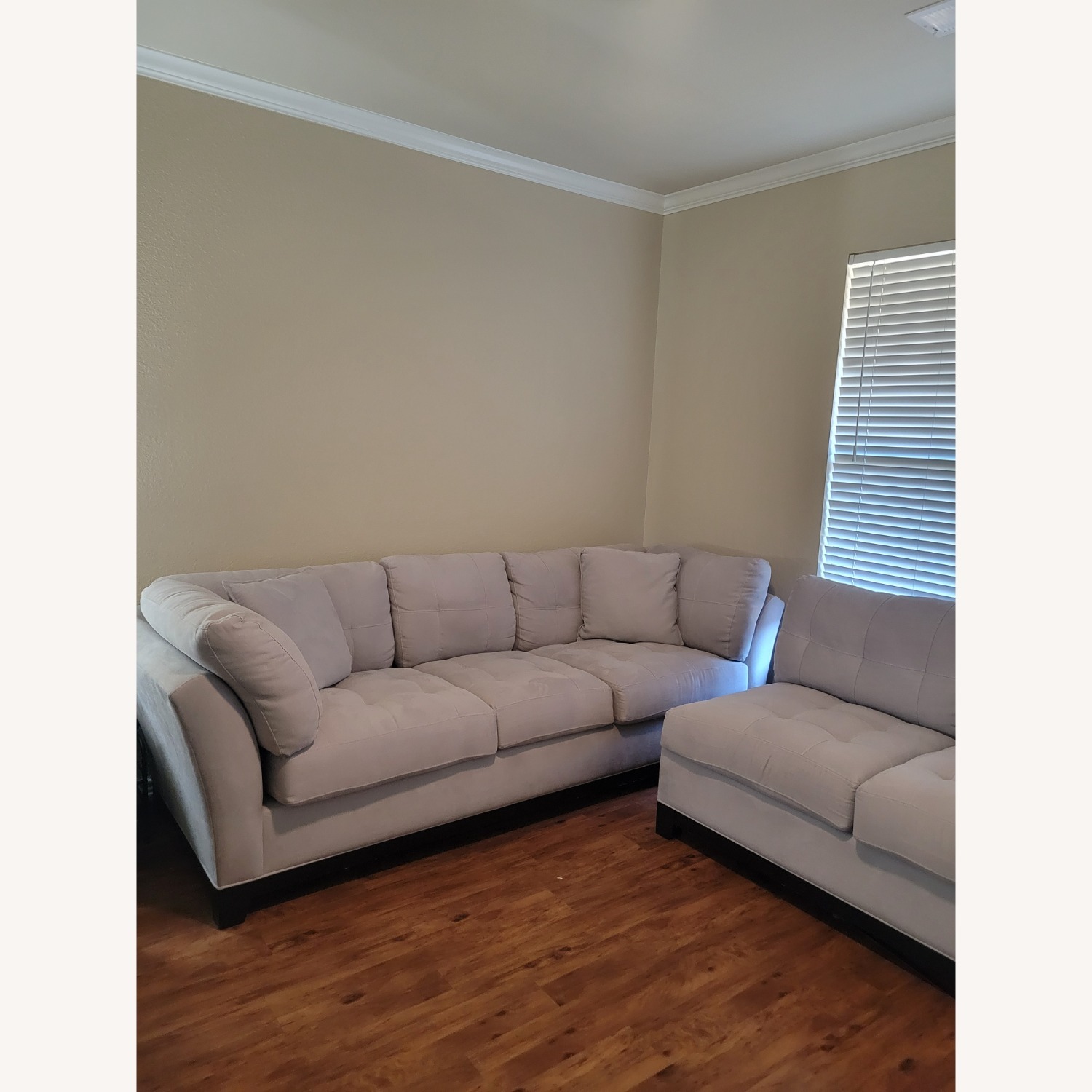 Rooms To Go Cindy Crawford Metropolis Light Gray 2 Piece Sectional - image-7