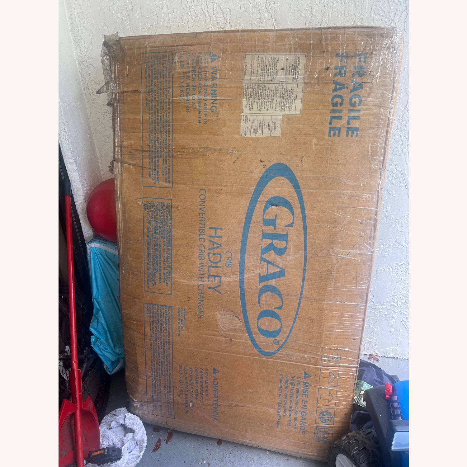 Graco Crib with Changing Table Converts to Bed - image-2