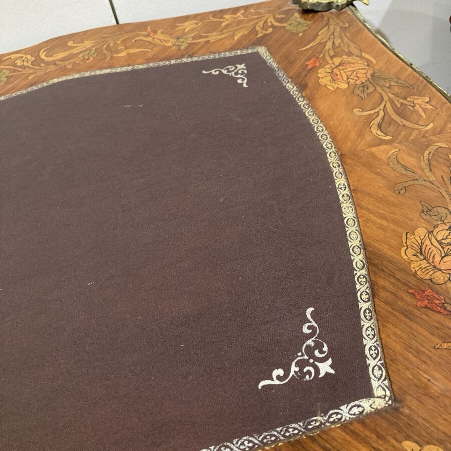 Louis XV Flat Desk - image-15