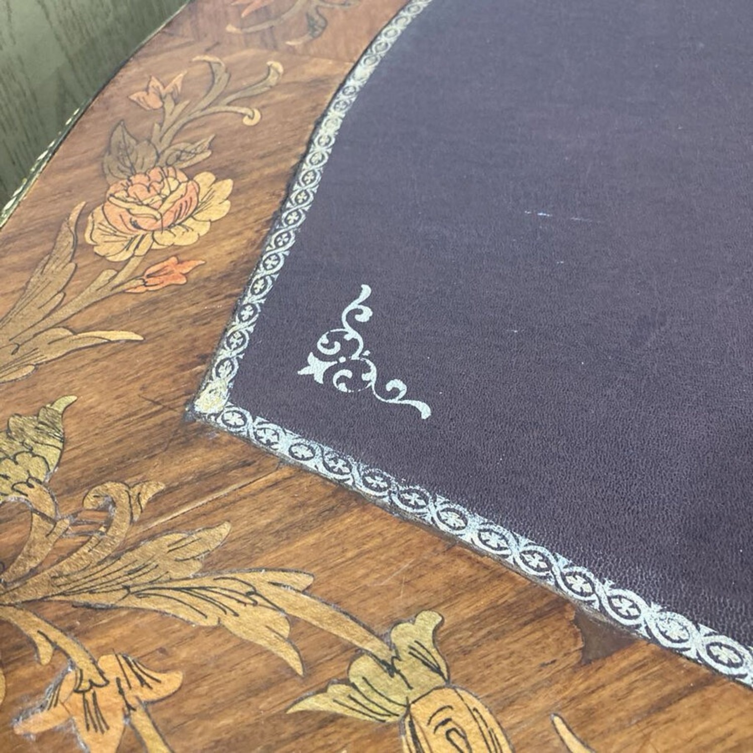 Louis XV Flat Desk - image-12