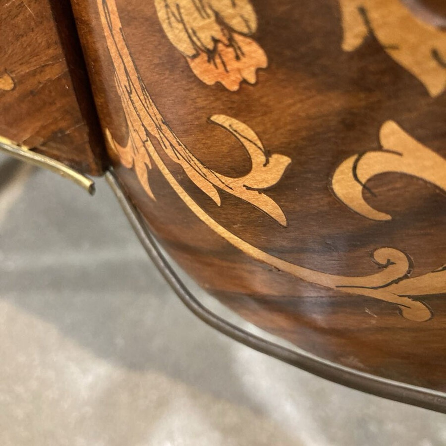 Louis XV Flat Desk - image-14