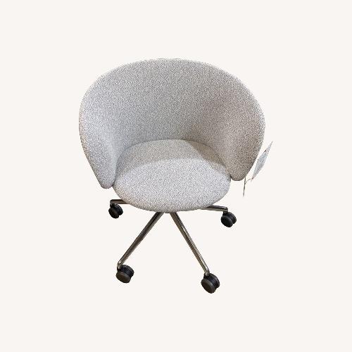 Used Hem Kendo Swivel Office Chair 5-star On Castors  for sale on AptDeco