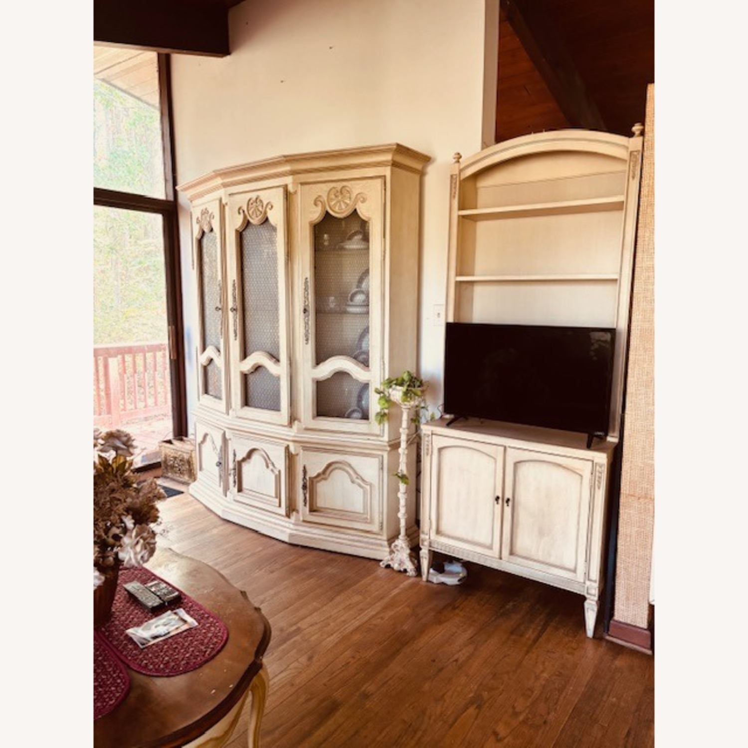 White Hutch - image-2