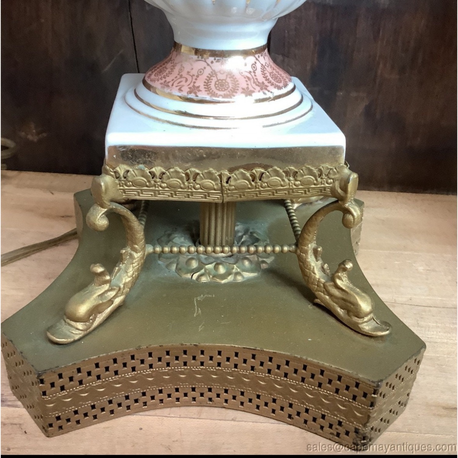 Pair Vintage Porcelain Lamps - image-5