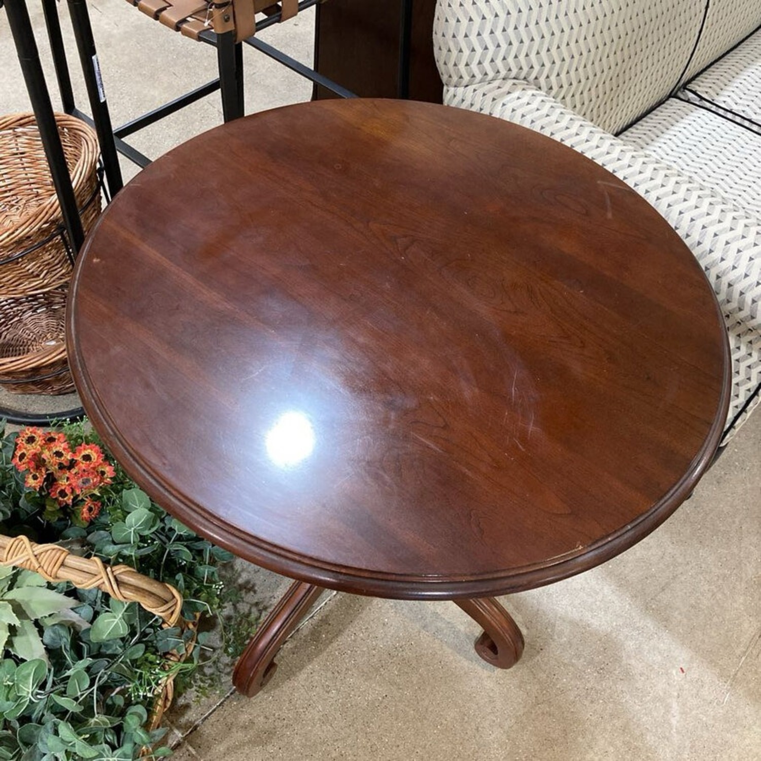 Ethan Allen Regent's Park Round Side Table - image-4