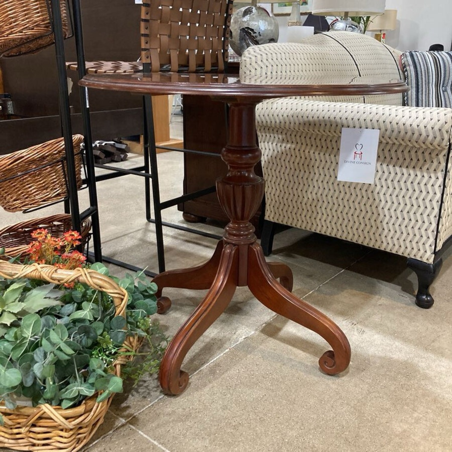 Ethan Allen Regent's Park Round Side Table - image-3