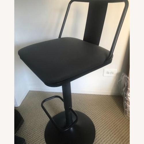 Used Raynesys Bar Stool Chairs for sale on AptDeco