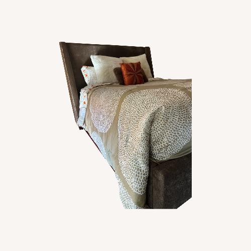 Used Queen Headboard for sale on AptDeco