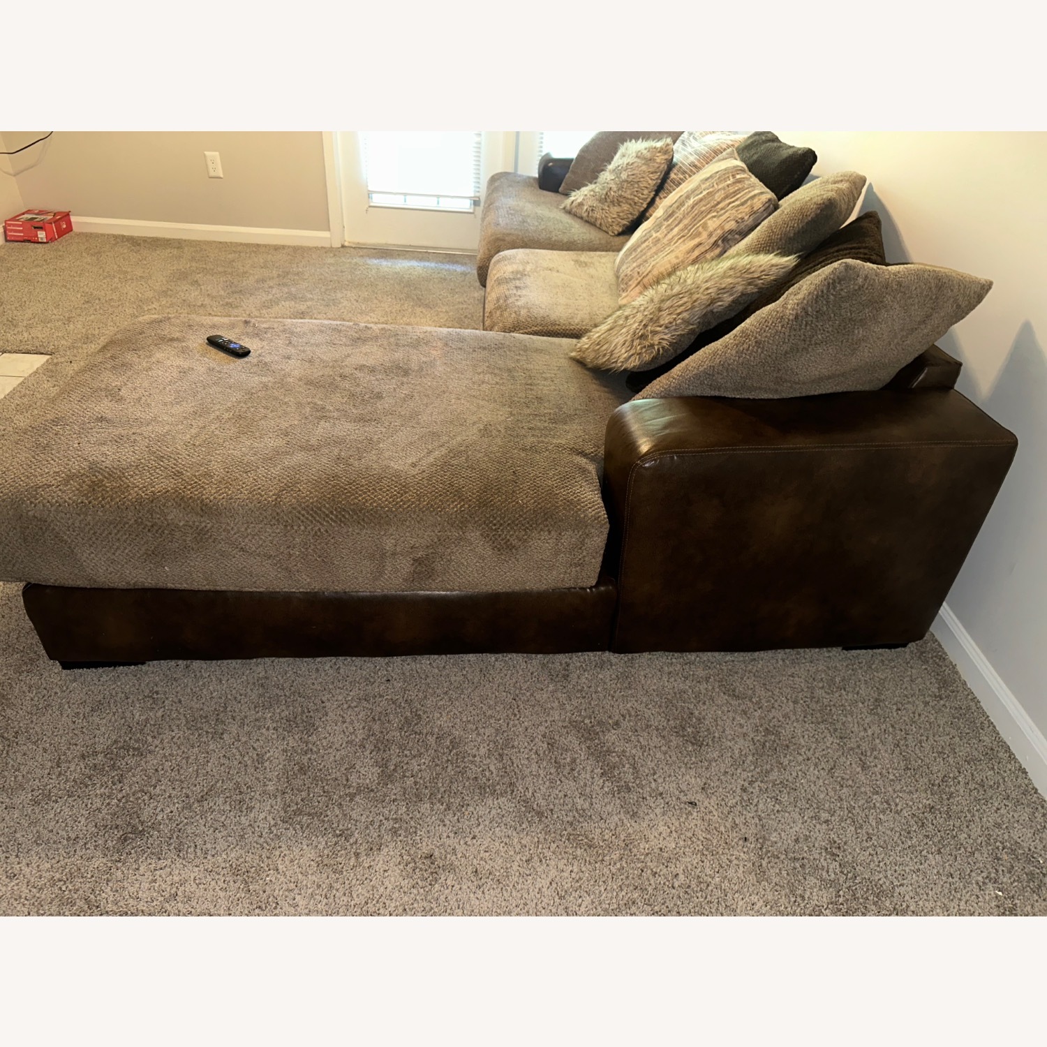 Keskin 2-Piece Sectional with Chaise - image-2