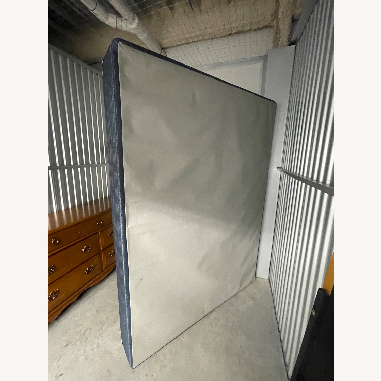 Light Brown Wood Queen Bed - image-6