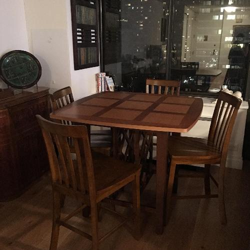 Used 5 Piece Dining Set for sale on AptDeco