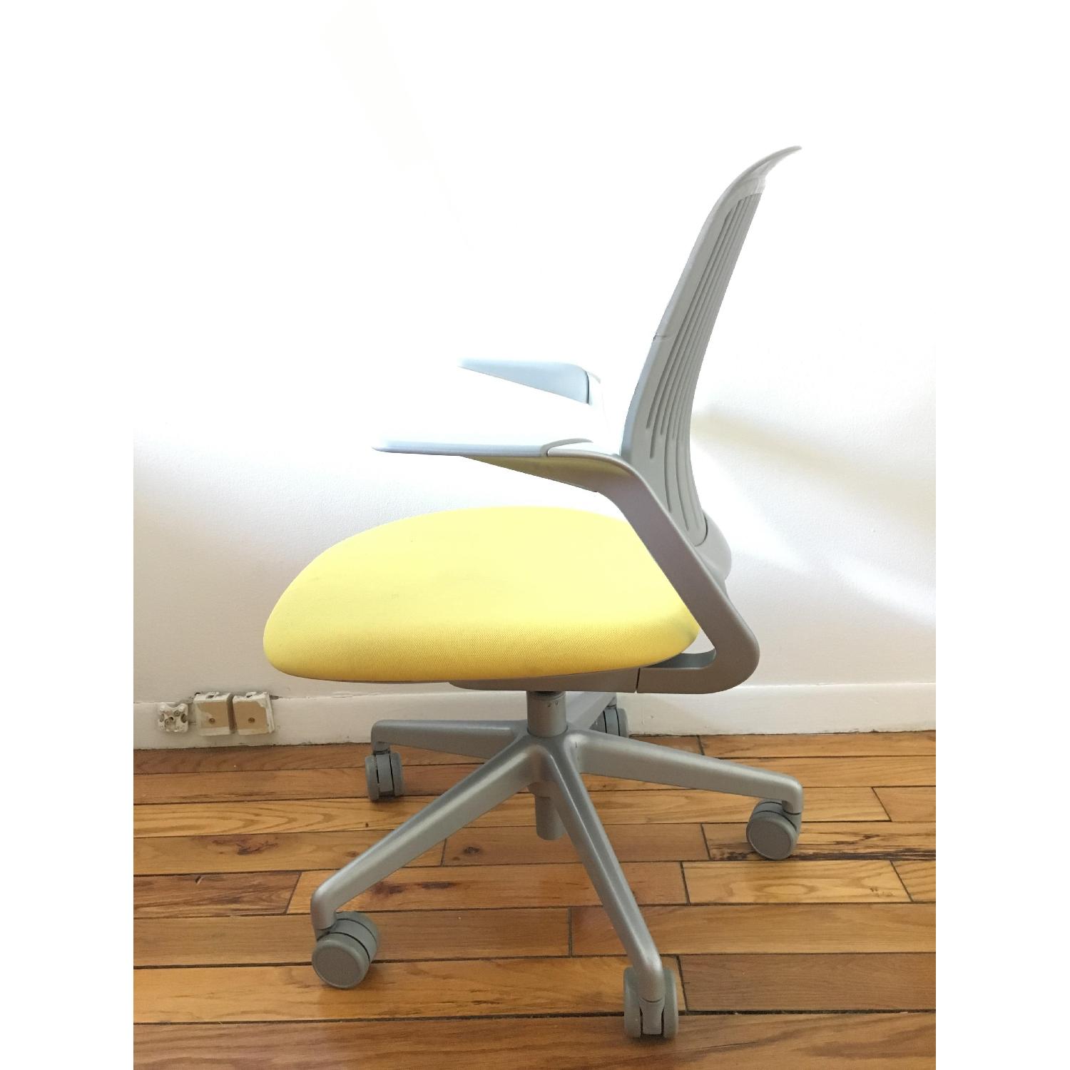 Steelcase Swivel Office Chair - image-4