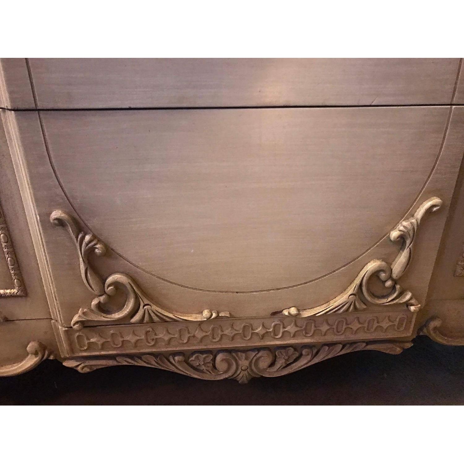 1920s Antique Kingsley Dresser w/ Hanging Mirror & Key - image-5