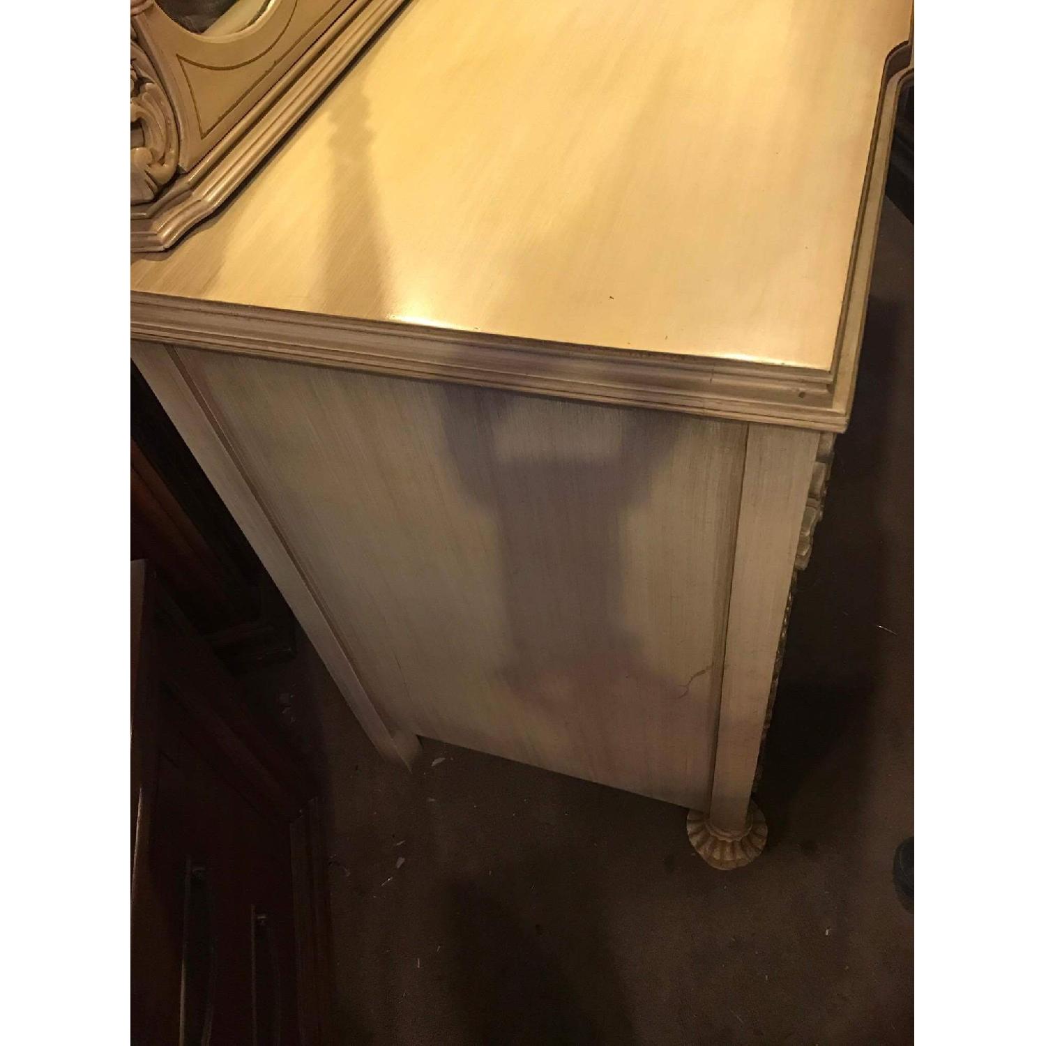 1920s Antique Kingsley Dresser w/ Hanging Mirror & Key - image-9