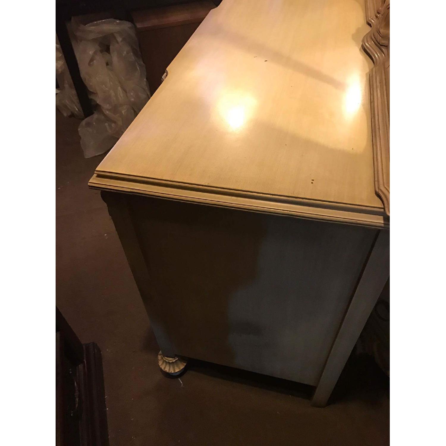 1920s Antique Kingsley Dresser w/ Hanging Mirror & Key - image-16