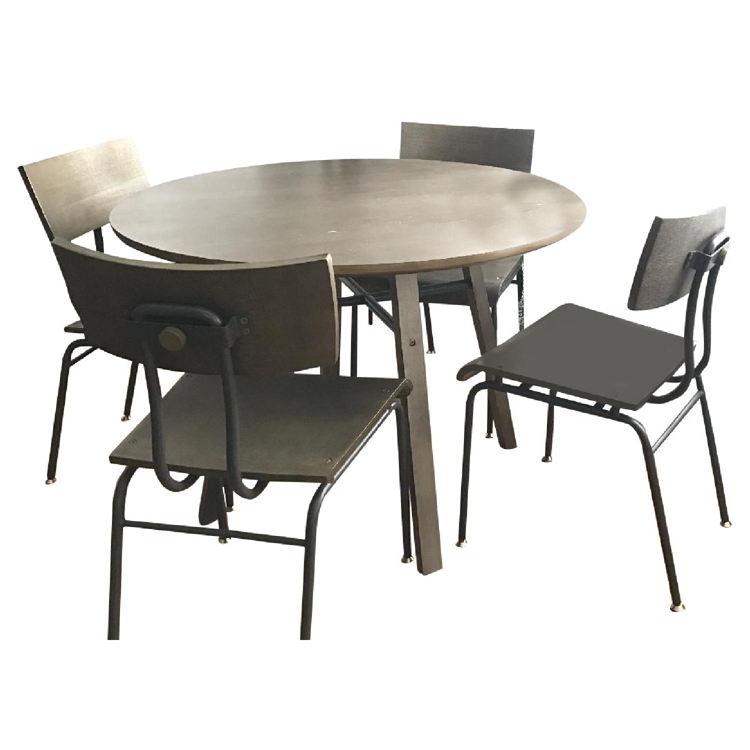 Crate & Barrel Scholar Round Dining Table w/ 4 Chairs AptDeco