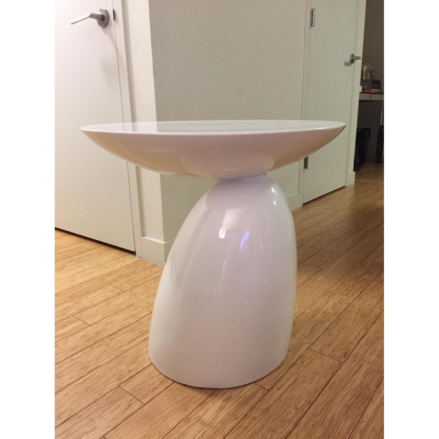 White Modern Wade Logan Jeffrey End Tables - image-1